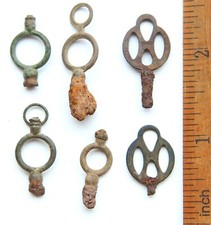 Group Of Antique Vintage Various Pocket Watches Small Key (Y23-02)