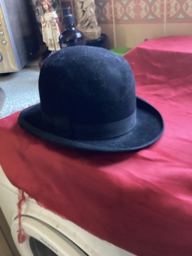 Gents bowler hat in - in, great