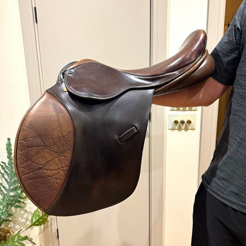 Ideal jump saddle 17 - /, 17.5"