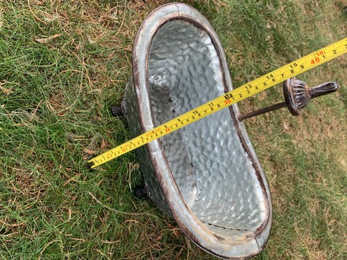 Metal prop bath baby - prop,