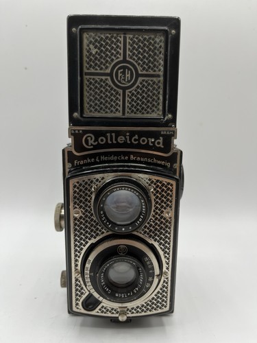 Nice rolleicord art - nice, tlr