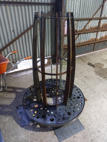 Decorative tree root guard - tree,
