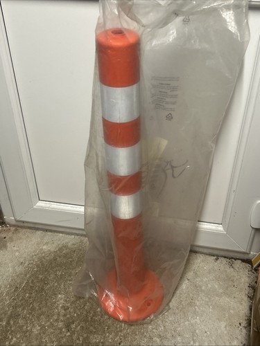 Flexible parking bollard - parking,
