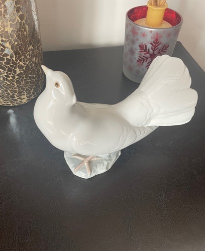 Porcelain figure lladro white - porcelain, figure.lladro.white