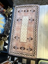 Beautiful Vintage Hand Tufted