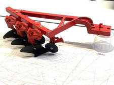 ERTL.1:16th.FARM.INTERNATIONAL