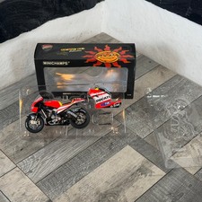 Minichamps Ducati Desmosedici GP 11 Motorcycle Valentino Rossi Limited Edition 