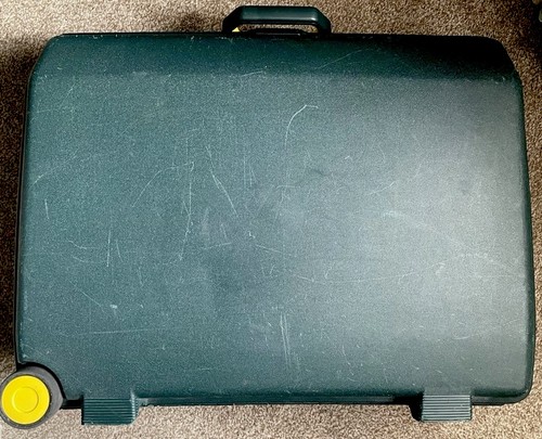 Samsonite large hard shell - large,