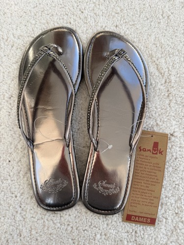 Brand new sanuk charm - brand, ‘charm