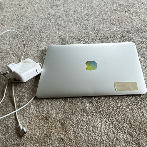 Apple macbook air 11in - apple,