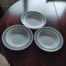 Pyrex Chelsea Rimmed