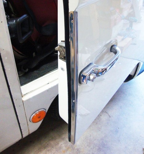 Bay door edge - bay, trims