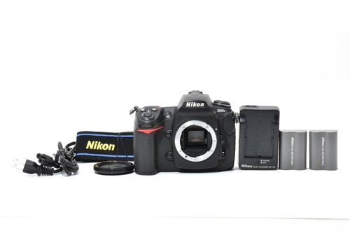 Read nikon d300s dslr camera - dslr,