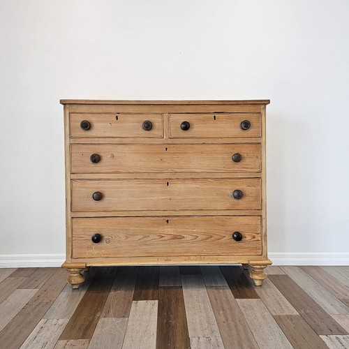 Antique pine chest - antique, of