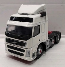 CORGI PLAIN WHITE VOLVO FM 6X2