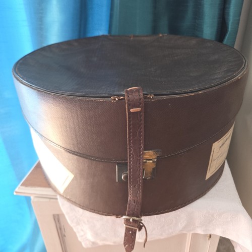 Vintage hat box travel - vintage,