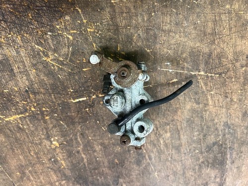 Suzuki gp100 oil pump - gp100,