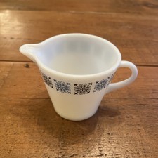 Vintage JAJ Pyrex Chelsea