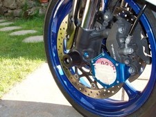 Suzuki gsxr750 front axel - suzuki,