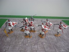 TIMPO 7 2ND SERIES CRUSADERS  WITH WEAPONS TOY SOLDIERS