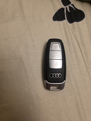 Audi key genuine - key,