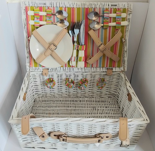 Vintage white wicker person - vintage, 4
