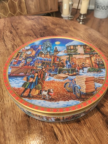 Round vintage christmas tin - round,