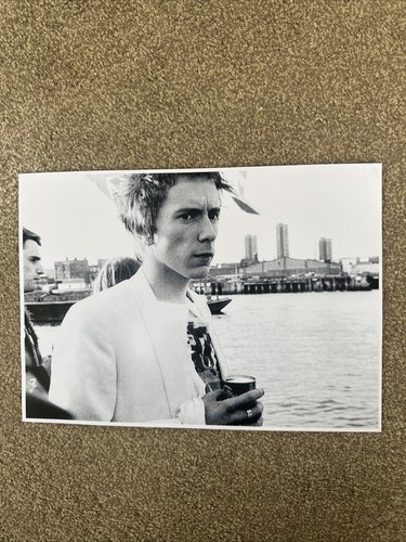 Iconic large photo - iconic,
