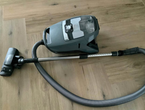 Miele bagless vacuum cleaner - miele,