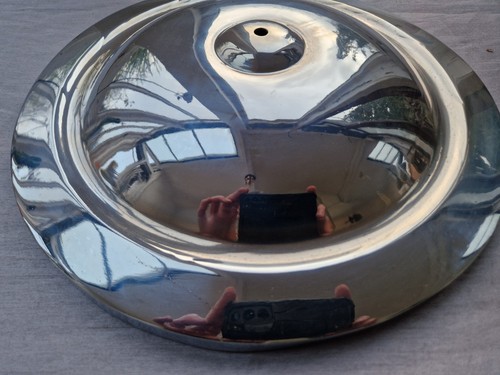 Triumph roadster hub cap - triumph, 13"