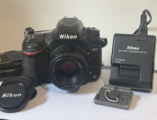 Nikon d600 3mp dslr - dslr, camera
