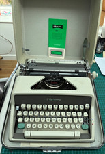 Olympia  Deluxe SM7 Typewriter