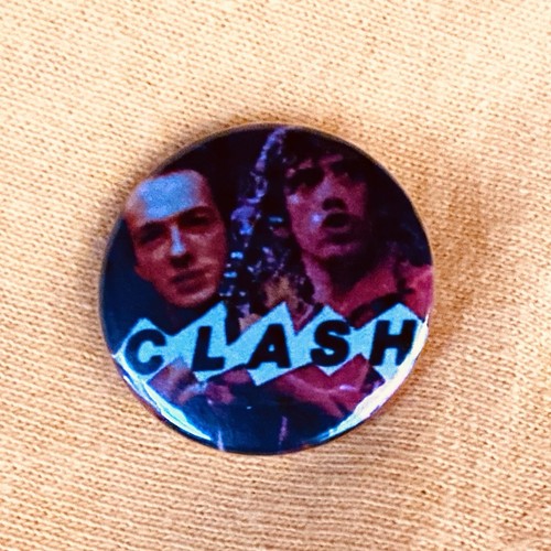 The clash repro 25mm pin - pin, badge