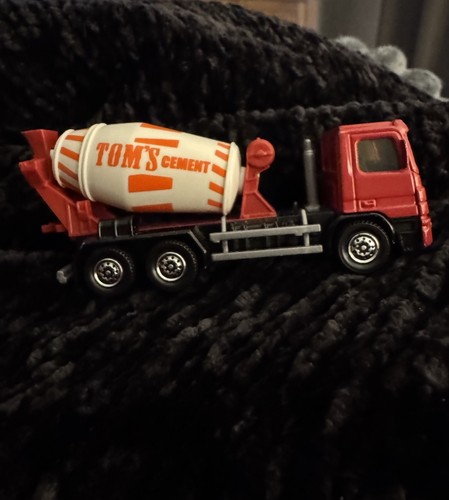 Matchbox mercedes benz actors - matchbox,