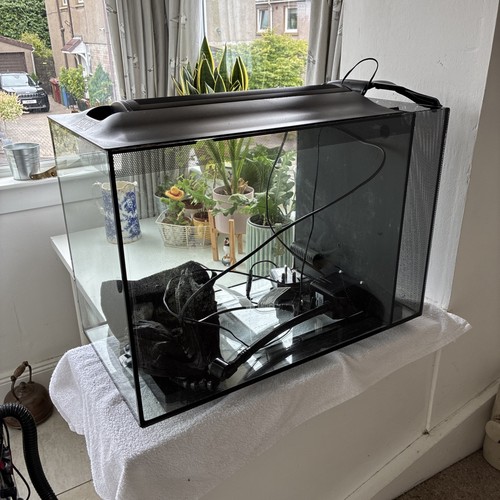Fluval aquarium black 50 - black.,