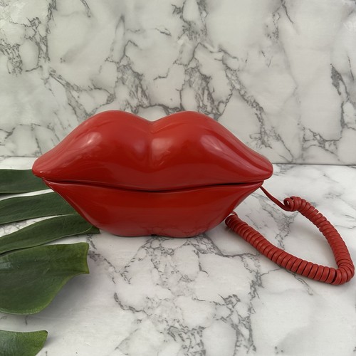 Vtg novelty posantel red lips - vtg,