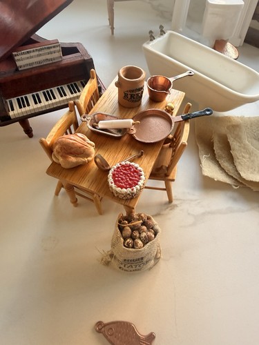 Vintage dolls house - dolls,