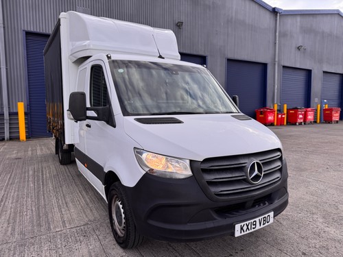 Mercedes luton van tail lift - mercedes,