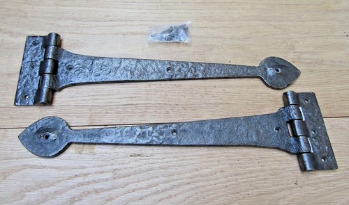Pair spear head - of,