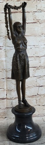 Signed chiparus bronze - signed, d.h.chiparus