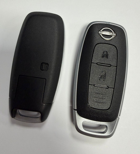 Genuine nissan button remote - 2,