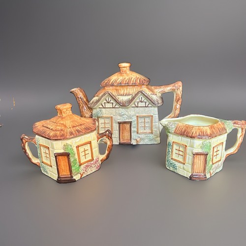 Vintage keele street pottery - street,