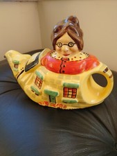 1930s Lingard Ware Teapot Old Mother Hubbard Lived in a Shoe English Pottery