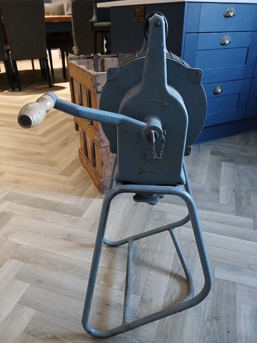 Air raid siren ww2 - ,