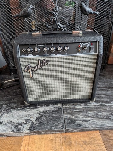 Fender front man 15g - front,