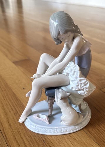 Lladro 5689 ballerina - #5689, girl