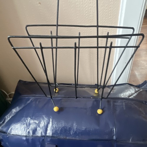 Black metal wire freestanding - black,