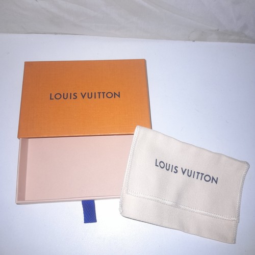 Louis vuitton pull - pull, out
