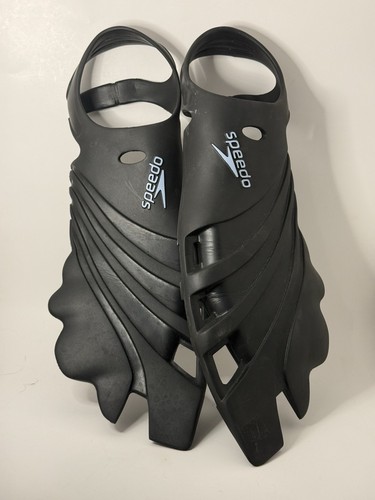 Speedo - (large,, m8-9/w10-11)