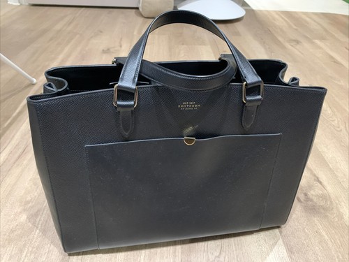 100 authentic mint - mint, condition